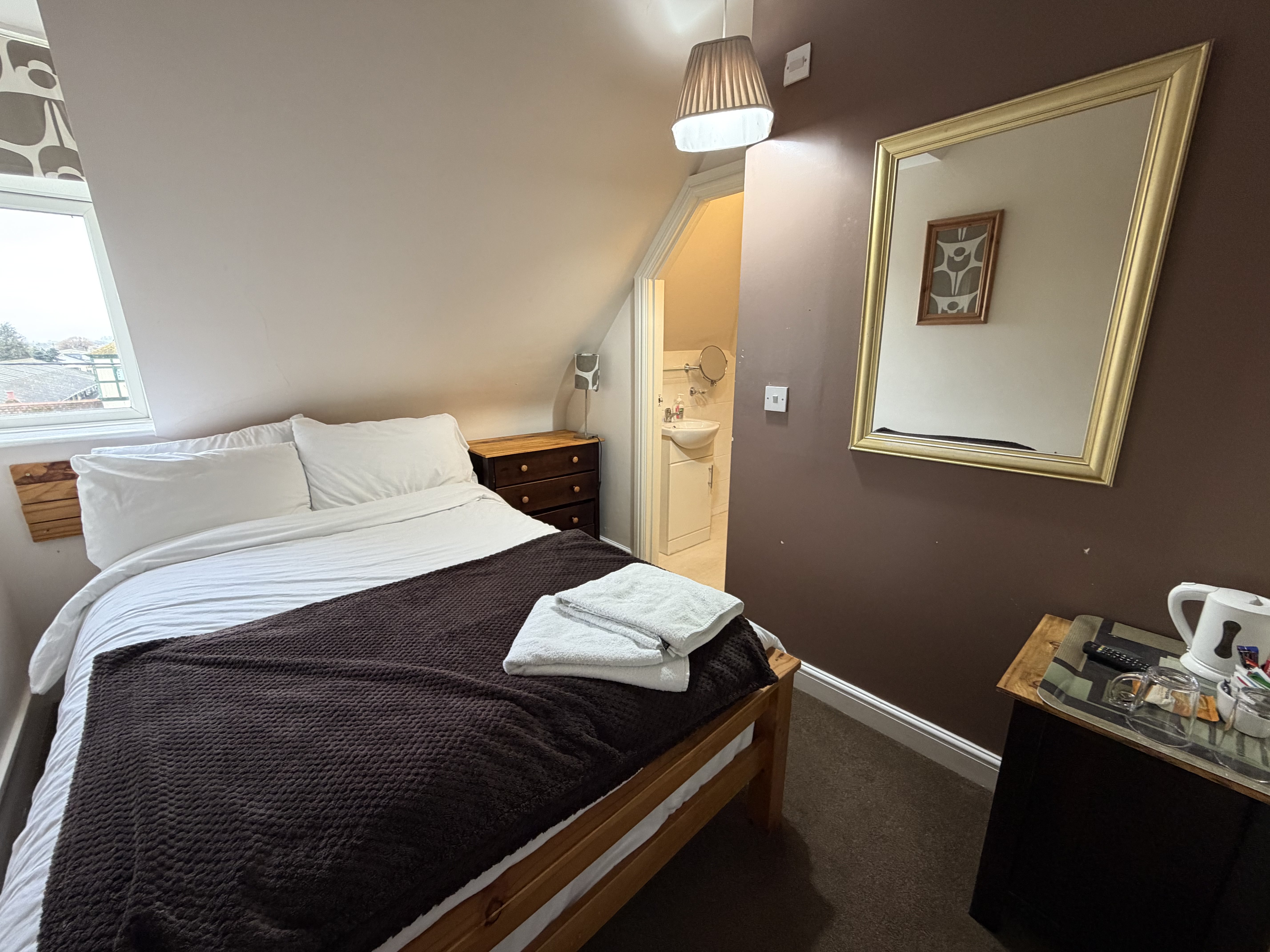 Chambre Simple avec salle de bain privative