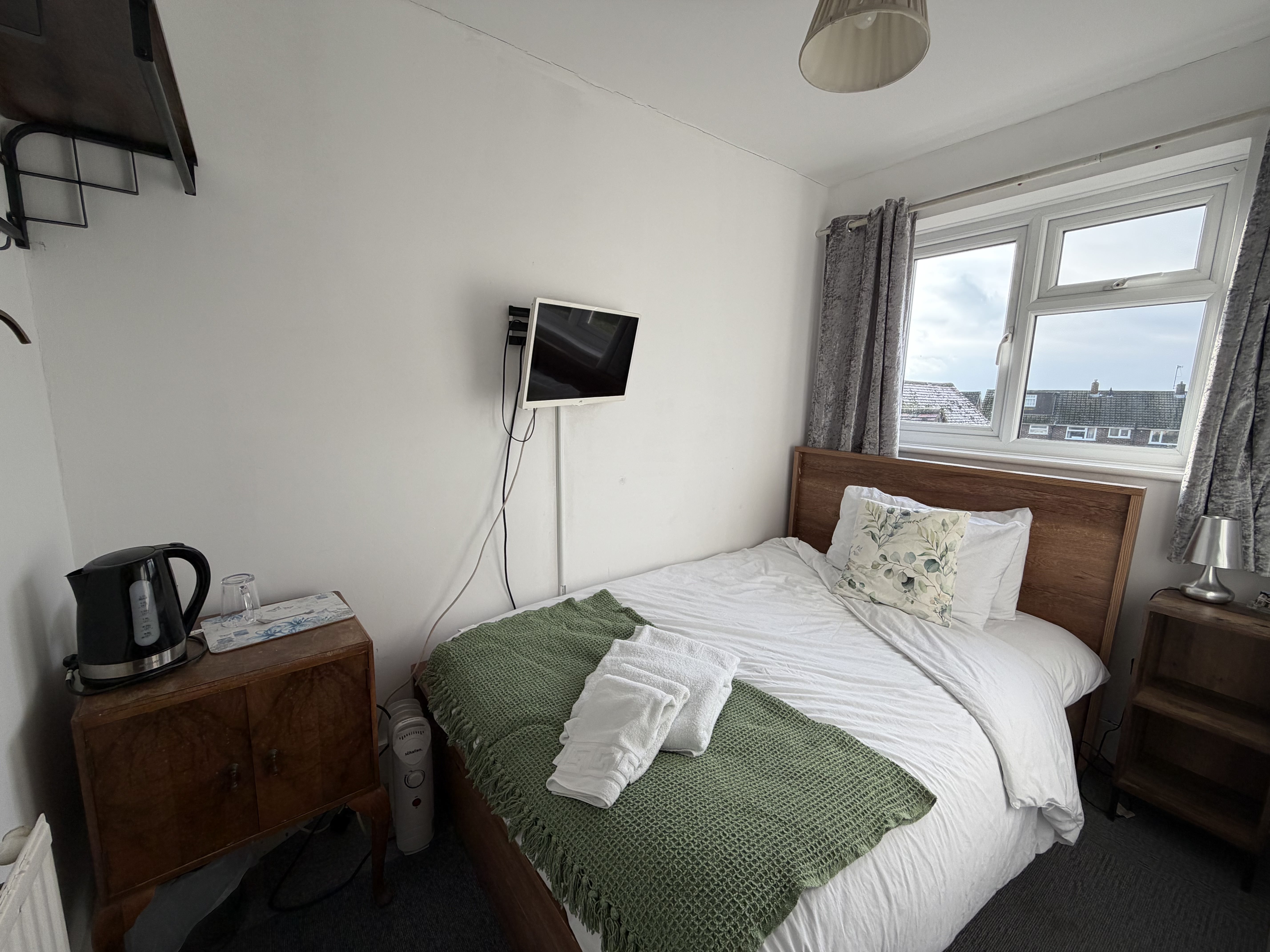 Chambre Simple avec salle de bain extérieure